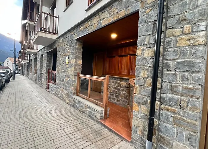 Acogedor Pineta 公寓 *